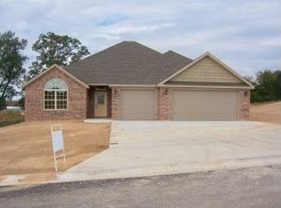 135 Caterpillar, Branson, MO 65616