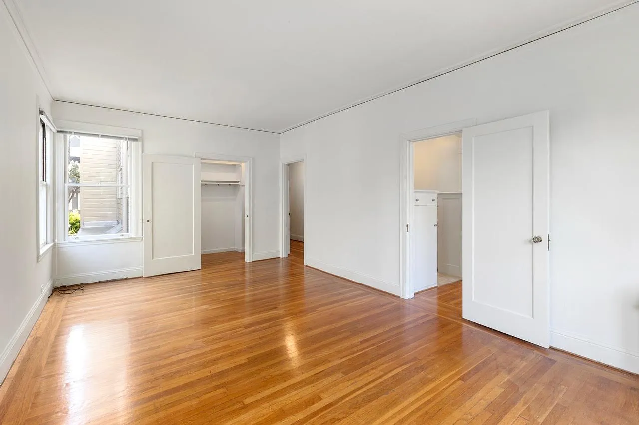 Studio, 525 sqft, $4,195 — Photo 2