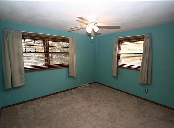 4th image of 5410 Valley Dr