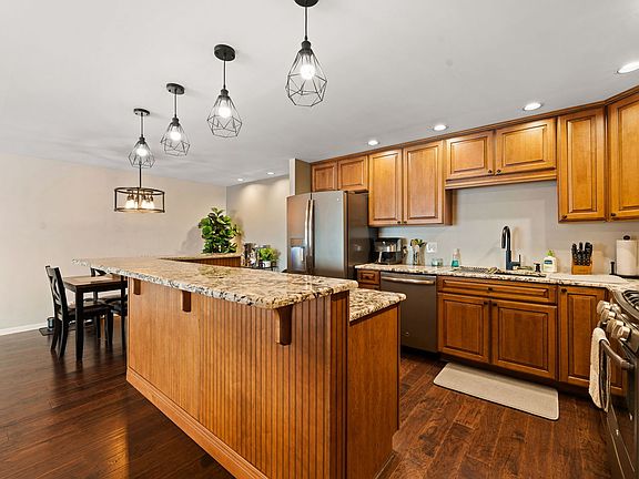 3rd image of 6433 W Belle Plaine Ave APT 505