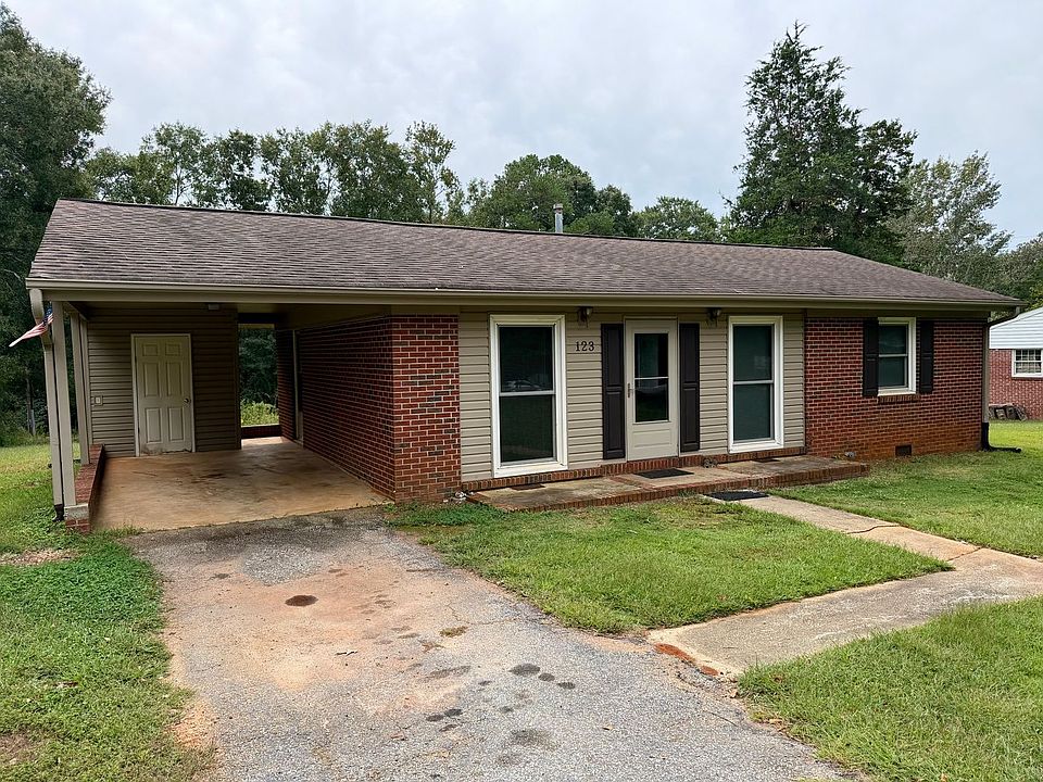 1st image of 123 Donellie Ln