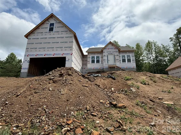 405 SE Huntington Woods St, Lenoir, NC 28645