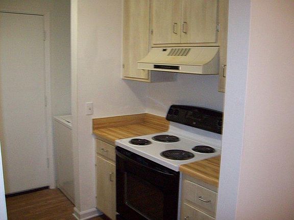 5th image of 812 W Carolina St APT 7