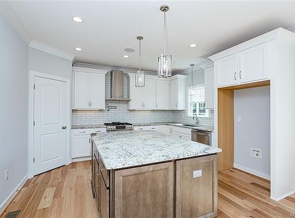 5th image of 9408 Alsace Ct