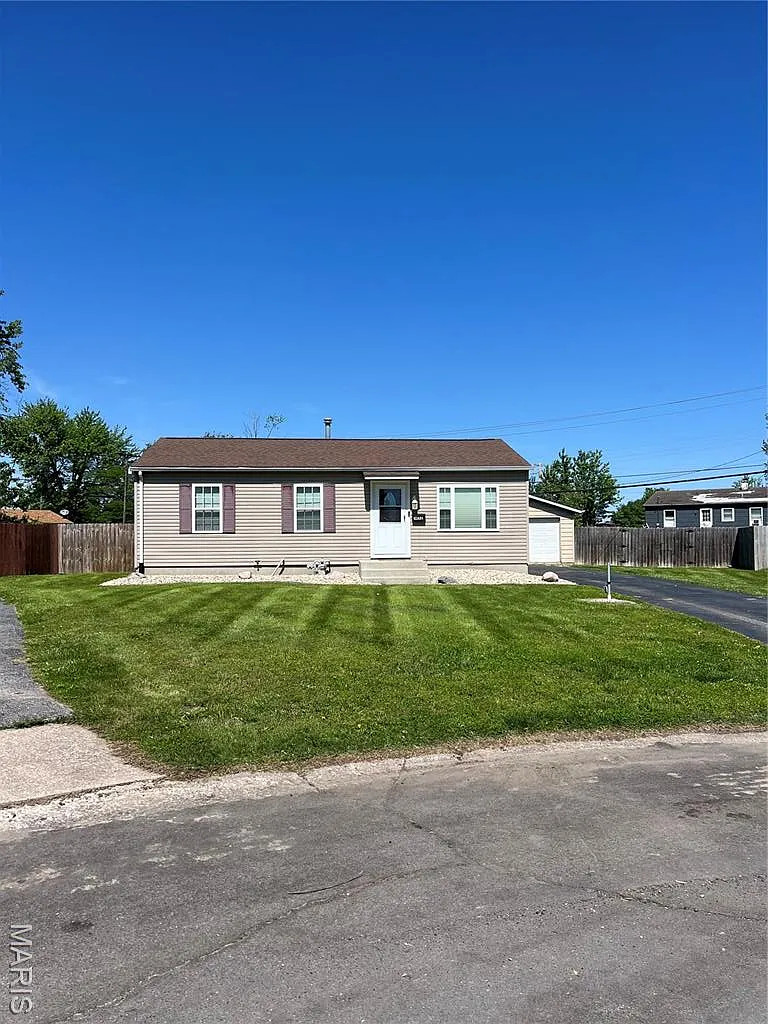 3032 Sunbury Ave photo 1