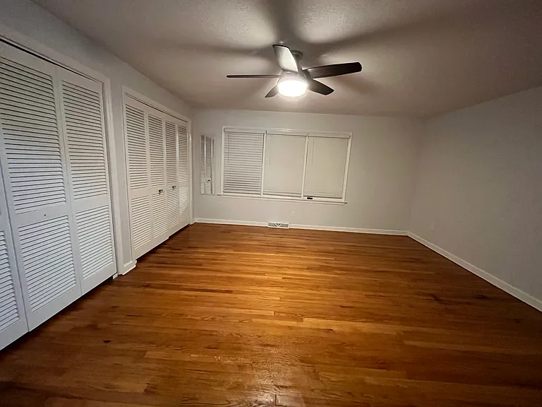 187 E Walnut St — Photo 33