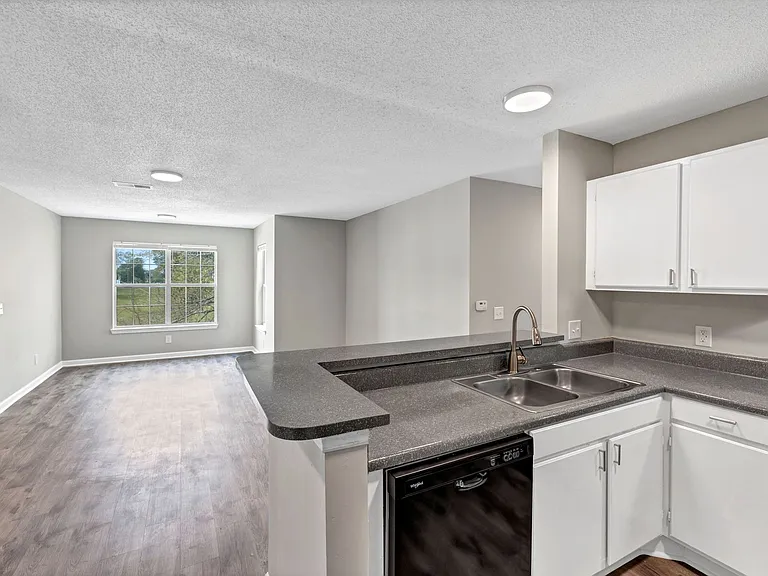 Elm Creek Apartments — Photo 11