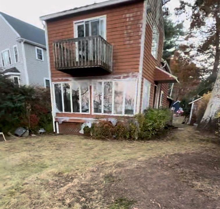 2nd image of 269 Lakeside Rd