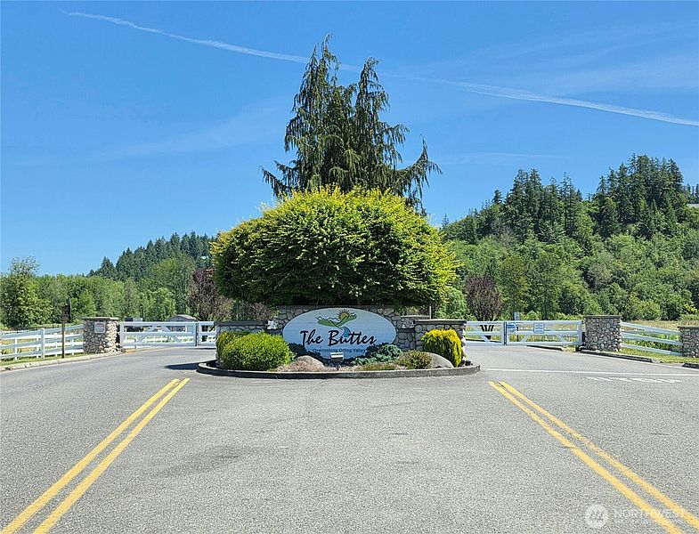 5th image of 20702 190th Avenue E