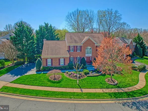 21315 Windrush Ct, Sterling, VA 20165