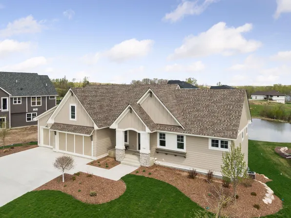 9768 8th St N, Lake Elmo, MN 55042