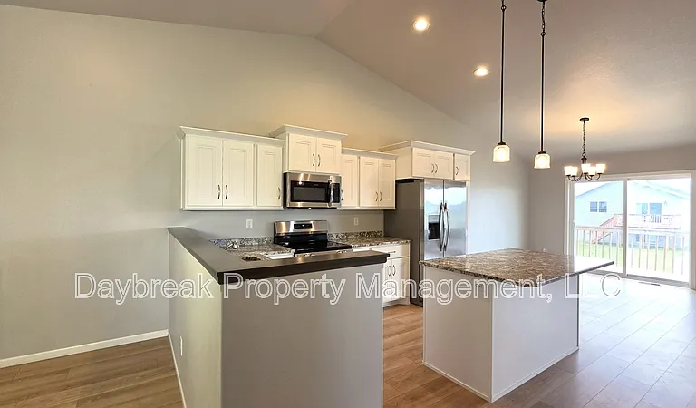 6305 83rd Ave S — Photo 2