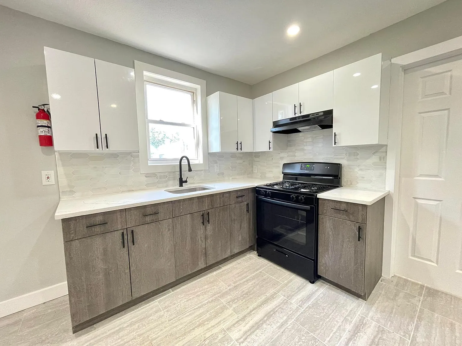 2 bed, $2,000 — Photo 2
