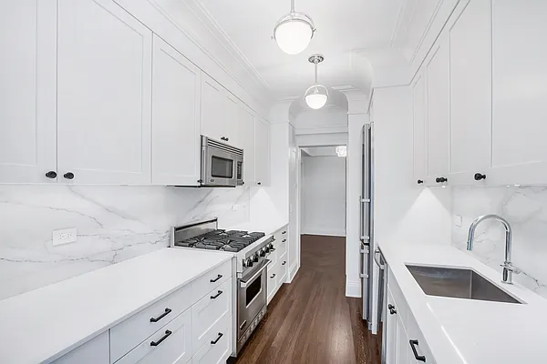 Rented by New York Residence | media 16