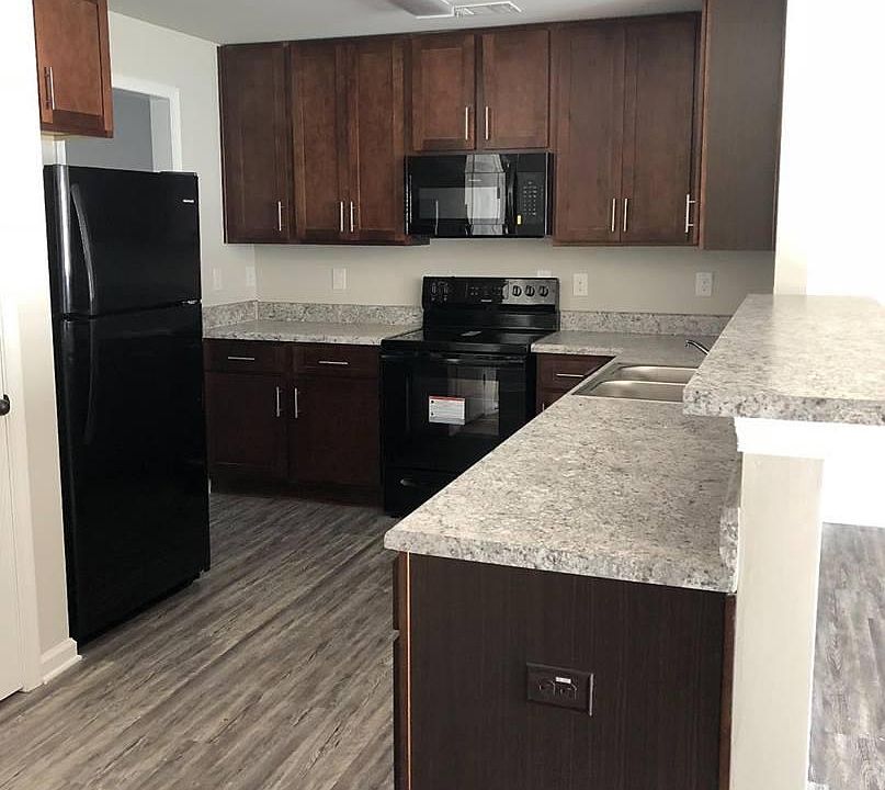 2nd image of 2693 Creek Mill Ln