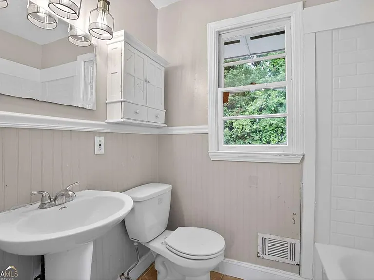 7259 Mayfair Cir — Photo 8