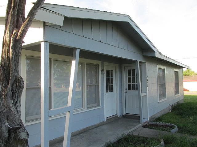 1st image of 1421 E Corpus Christi St