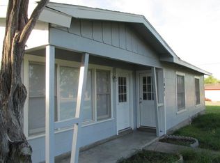 1421 E Corpus Christi St, Beeville, TX 78102