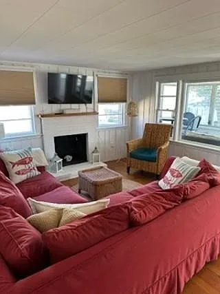 2 bed, 1.0 bath, 720 sqft, $2,600 — Photo 3