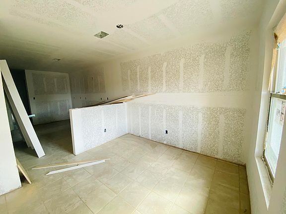 3rd image of 5917 Tampa Ave