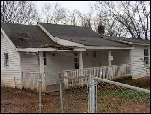 2nd image of 3824 Knott Ave