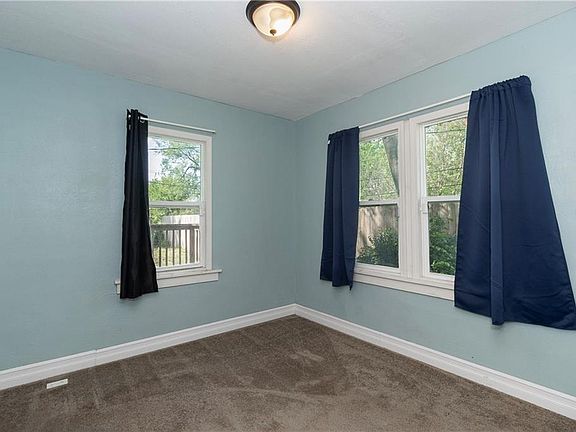 5th image of 3205 Rowland Ave