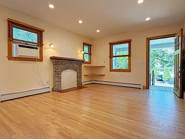 63 Pierrepont Rd — Photo 3