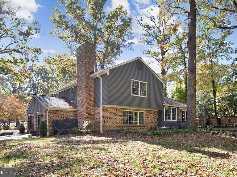 2300 Cheshire Ln — Photo 28
