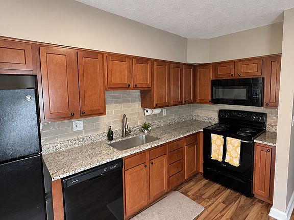 4th image of 585 Torrence Ln #2
