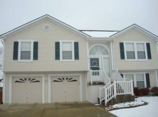 912 SE 15th St, Lees Summit, MO 64081