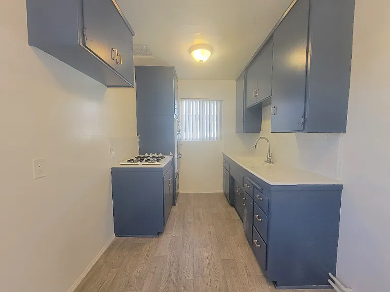 2516 Vanderbilt Ln #2 — Photo 6