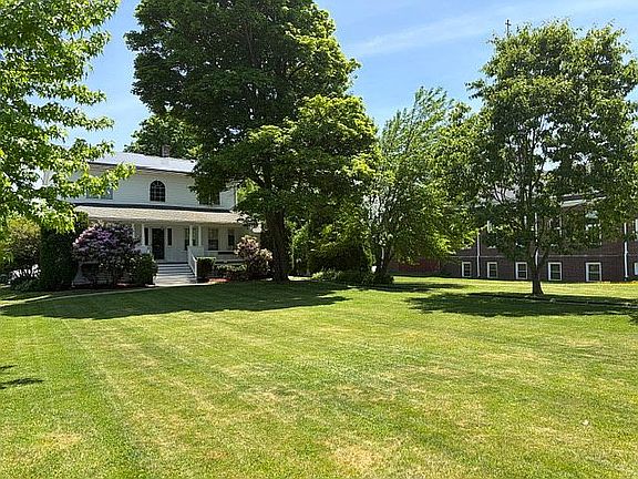 4th image of 485 Burncoat St