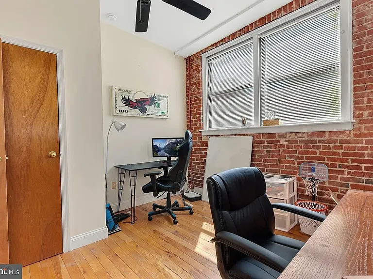 200 Krams Ave #2-3 — Photo 15