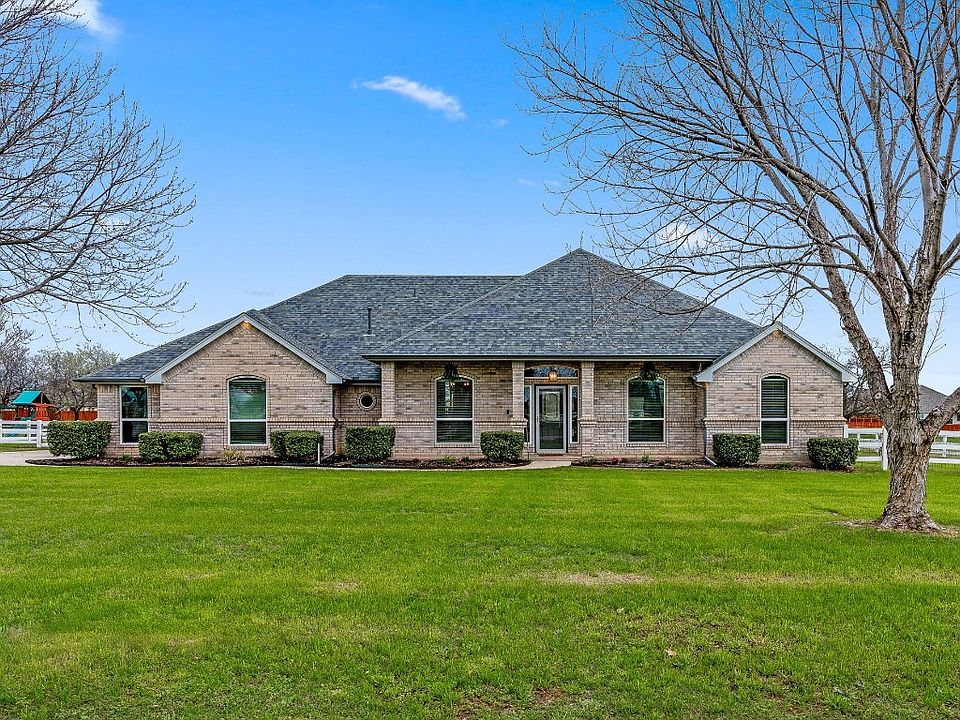 1st image of 2101 Meadow Springs Dr