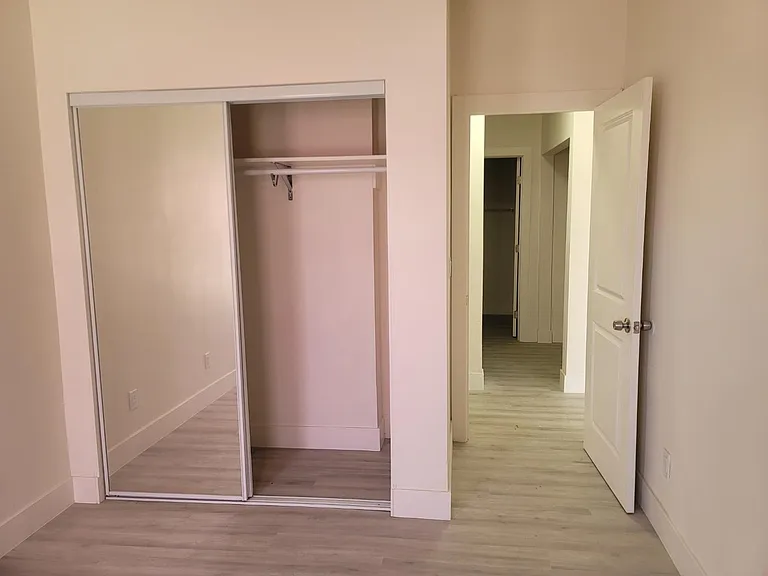 721 Pine Ave — Photo 2
