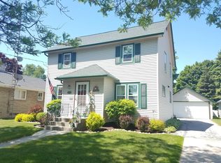 1626 S 15th St, Manitowoc, WI 54220
