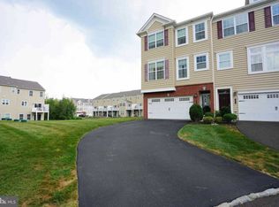 7 Wildflower Ct, Telford, PA 18969