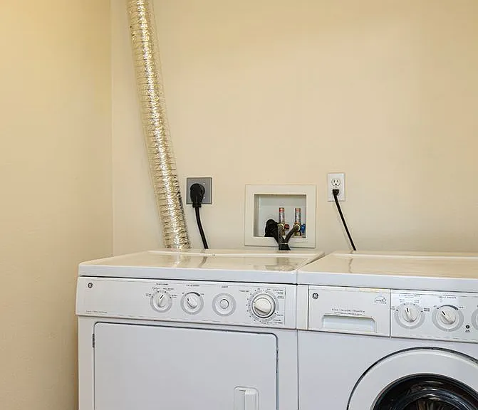 Howard Park Apartments — Photo 46