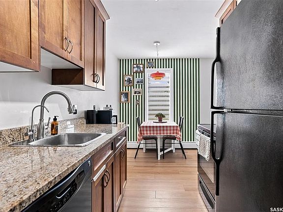 3rd image of UNIT 207-250 Pinehouse PLACE