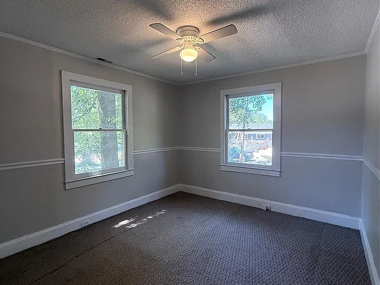 909 E Harrison Ave — Photo 4