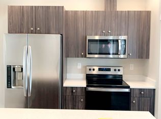 627 E St, Blaine, WA 98230