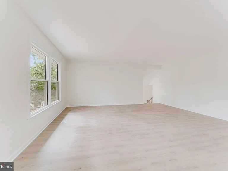 7107 Sontag Way — Photo 33
