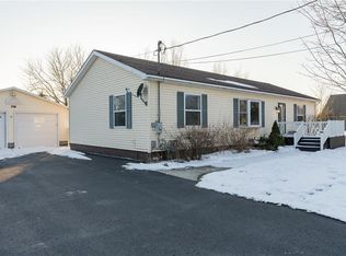 316 E Main St, Sackets Harbor, NY 13685