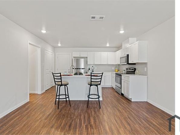 6233 Roby Dr