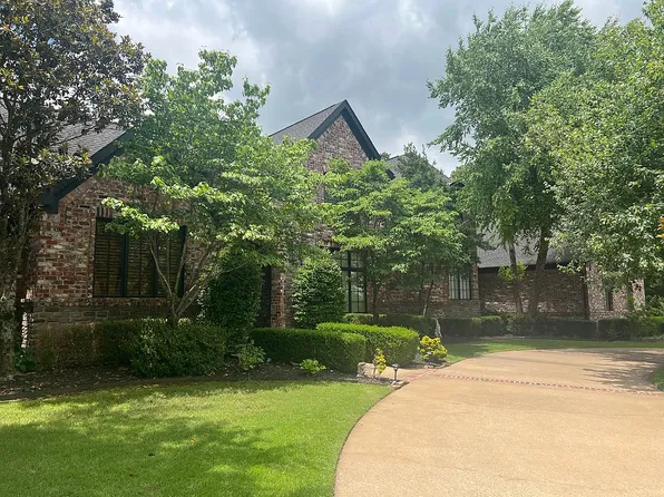 4921 Clear Creek Blvd, Fayetteville, AR 72704
