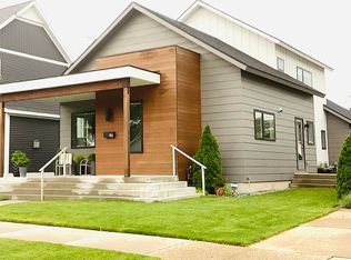 156 W 10th St, Holland, MI