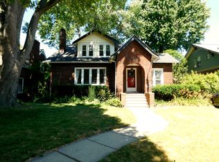 874 Barrington Rd, Grosse Pointe Park, MI 48230