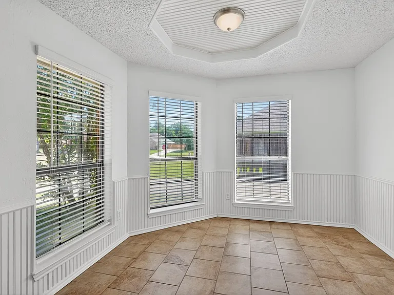 2403 Ridgevalley Dr — Photo 8