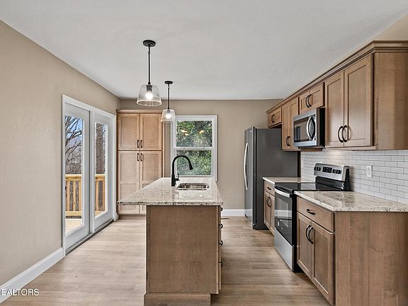 5th image of 1080 Old Cavalry Rd