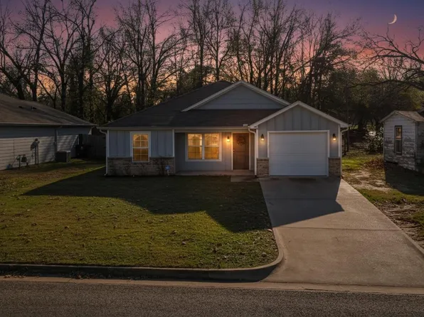 2220 Walton Rd, Tyler, TX 75701